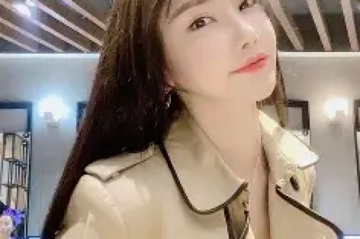 两人搭建“吃瓜”微信群散播大量“八卦”信息，官方辟谣后仍转发虚假信息，双双获刑